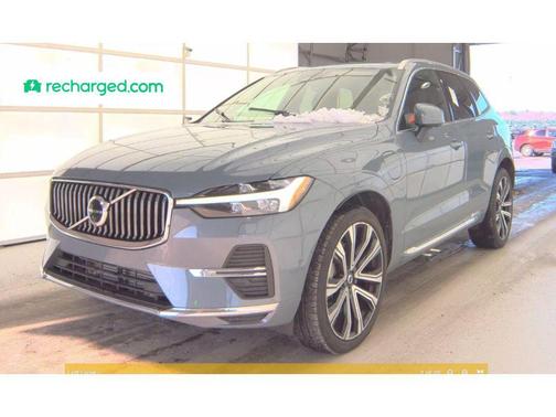 2023 Volvo XC60 Recharge Plug-In Hybrid Ultimate Bright Theme