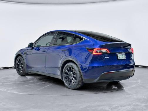Deep Blue Metallic 2021 Tesla Model Y Long Range