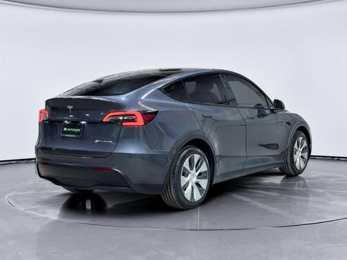 Midnight Silver Metallic 2022 Tesla Model Y Long Range