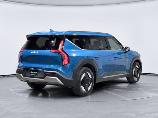 Ocean Blue 2024 Kia EV9 Wind