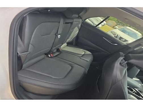 Snow White Pearl 2023 Kia Niro EV Wave