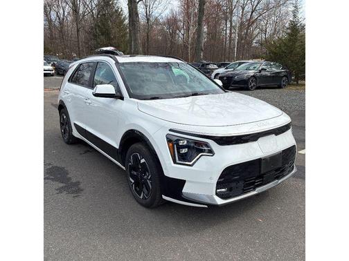 Snow White Pearl 2023 Kia Niro EV Wave