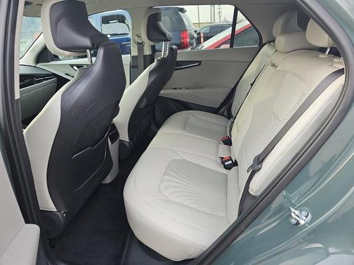 Cityscape Green 2023 Kia Niro EV Wind