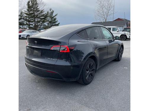 2025 Tesla Model Y Long Range