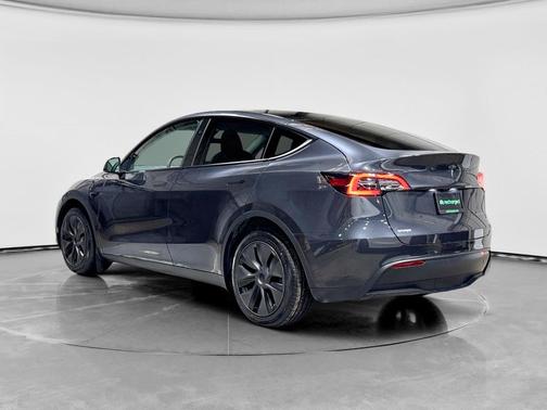 2025 Tesla Model Y Long Range