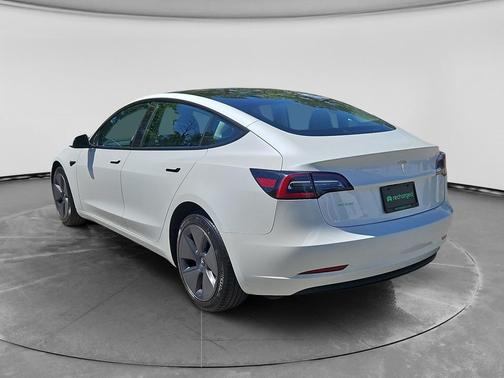 Pearl White Multi-Coat 2023 Tesla Model 3 Standard Range