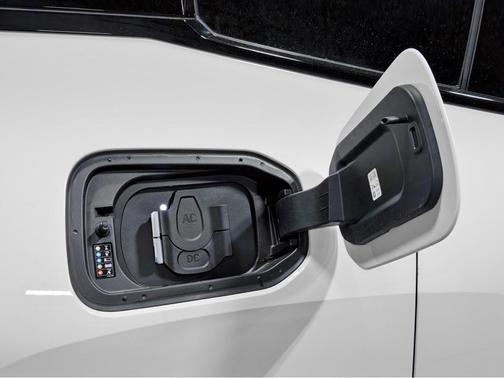 Alpine White 2023 BMW iX xDrive50