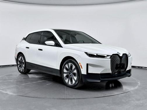 Alpine White 2023 BMW iX xDrive50
