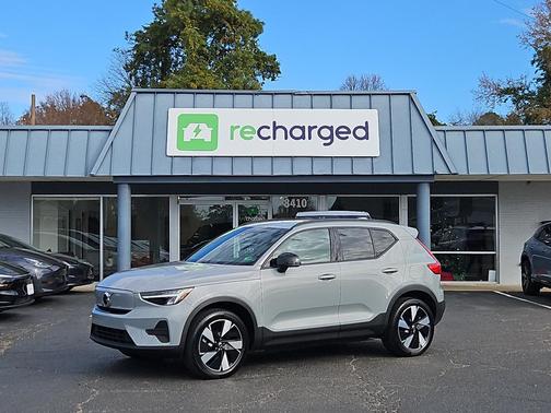 2025 Volvo EX40 Core