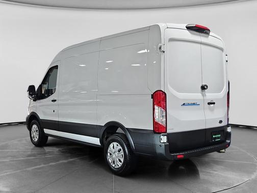 Oxford White 2022 Ford E-Transit T-350 Medium Roof
