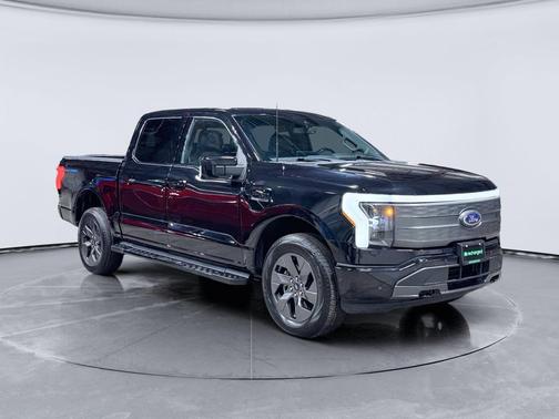 2022 Ford F-150 Lightning LARIAT