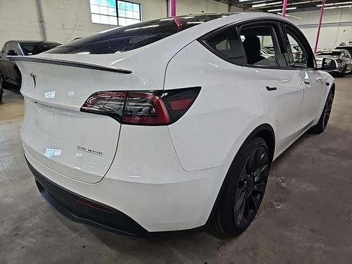 2025 Tesla Model Y Performance