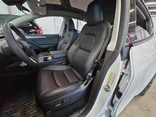 2025 Tesla Model Y Performance