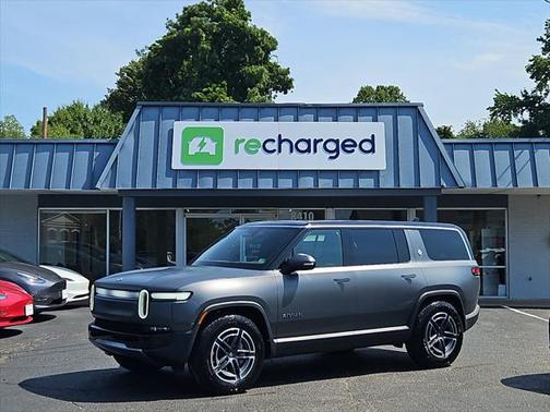 2025 Rivian R1S Adventure