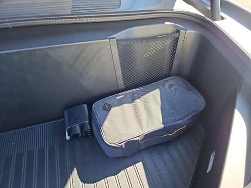 2025 Rivian R1S Adventure