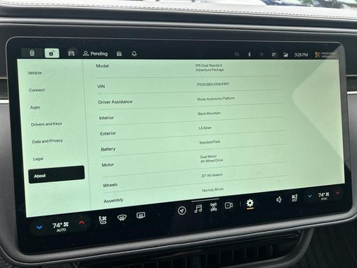 2025 Rivian R1S Adventure