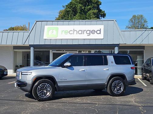 2025 Rivian R1S Adventure