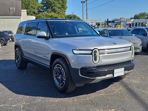 2025 Rivian R1S Adventure