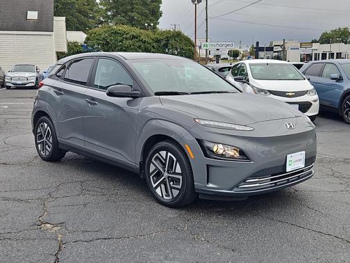 2022 Hyundai KONA EV SEL