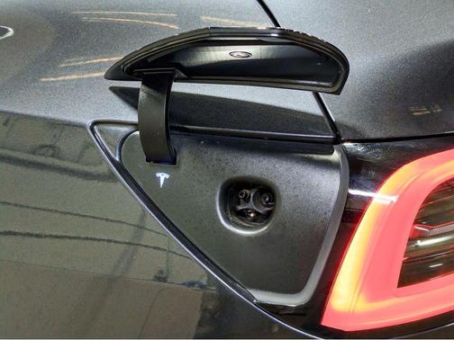 2024 Tesla Model Y Performance