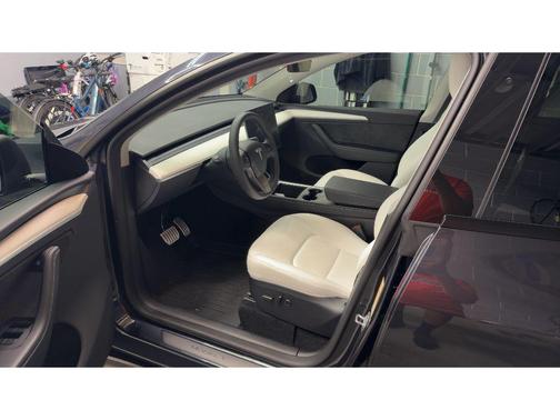 2025 Tesla Model Y Performance