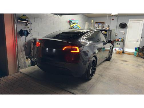 2025 Tesla Model Y Performance