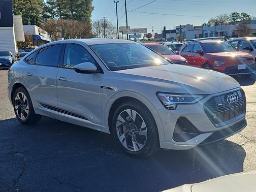 2022 Audi e-tron Sportback S line Premium