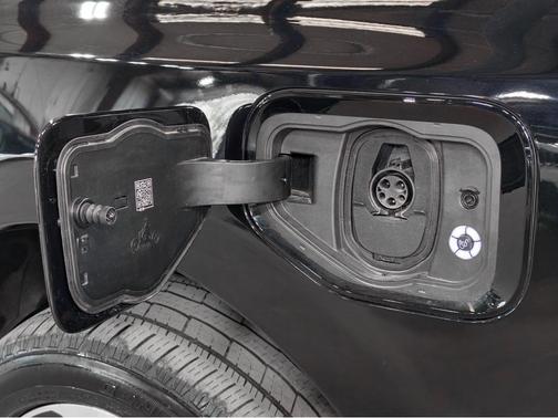 Agate Black Metallic 2023 Ford F-150 Lightning Platinum
