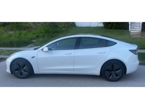Pearl White Multi-Coat 2019 Tesla Model 3 Standard Range Plus