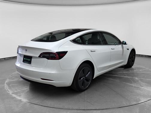 Pearl White Multi-Coat 2019 Tesla Model 3 Standard Range Plus