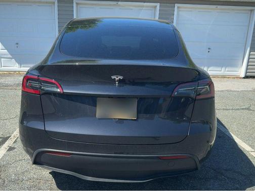 Stealth Grey 2025 Tesla Model Y Long Range