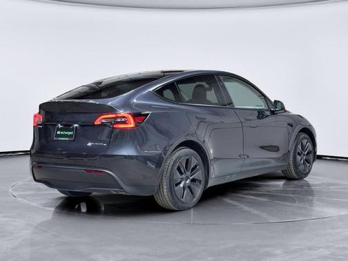 2025 Tesla Model Y Long Range