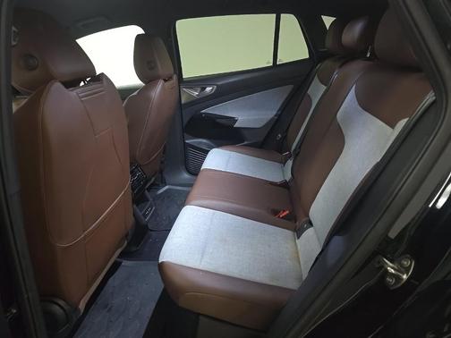 Deep Black Pearl 2023 Volkswagen ID.4 Pro