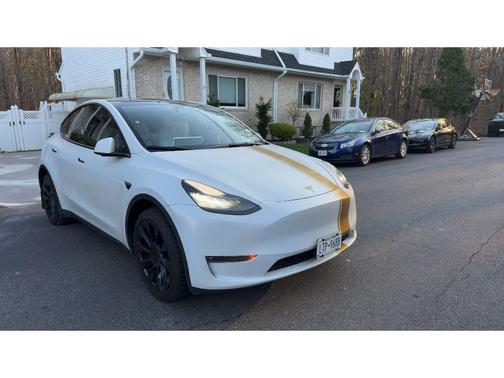 Pearl White Multi-Coat 2023 Tesla Model Y Long Range Dual Motor All-Wheel Drive