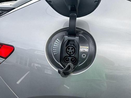 2023 Genesis GV60 Advanced