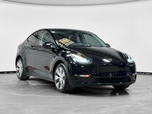 Solid Black 2023 Tesla Model Y Long Range