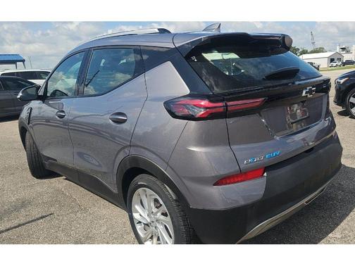 Gray Ghost Metallic 2023 Chevrolet Bolt EUV LT