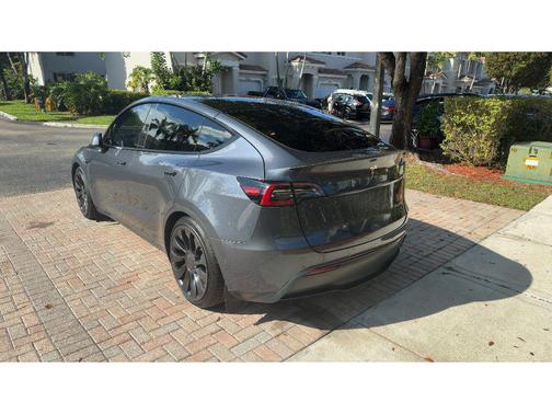 2023 Tesla Model Y Performance