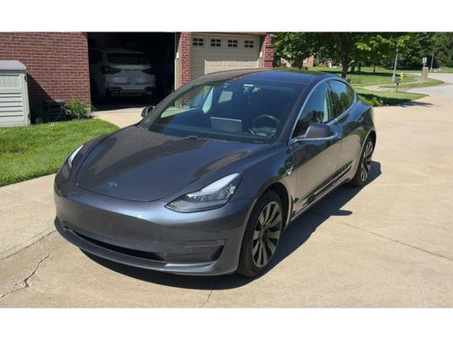 Pearl White Multi-Coat 2019 Tesla Model 3 Long Range