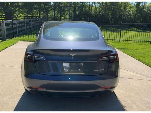 Pearl White Multi-Coat 2019 Tesla Model 3 Long Range