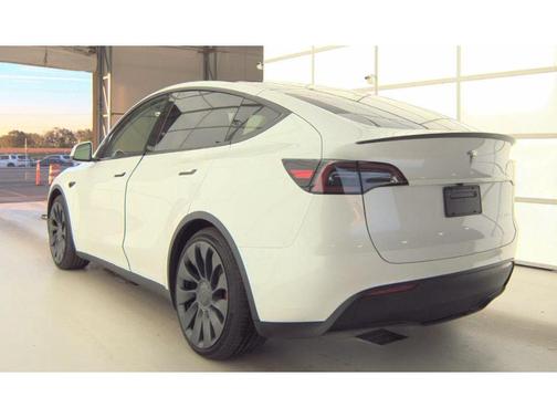 2023 Tesla Model Y Performance
