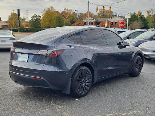 2024 Tesla Model Y Long Range