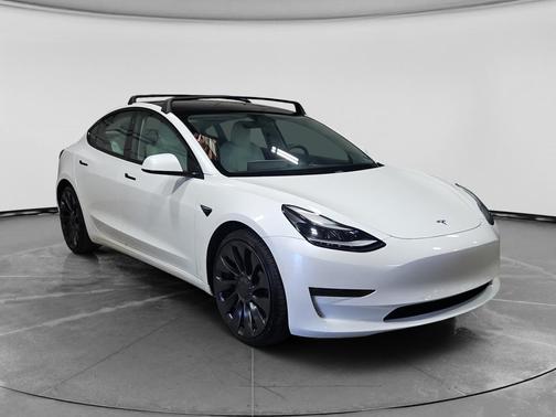 Pearl White Multi-Coat 2021 Tesla Model 3 Performance