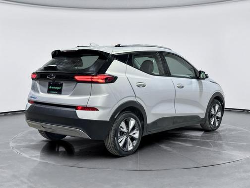 Silver Flare Metallic 2022 Chevrolet Bolt EUV LT