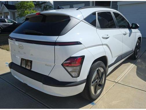 Atlas White 2024 Hyundai KONA EV SEL