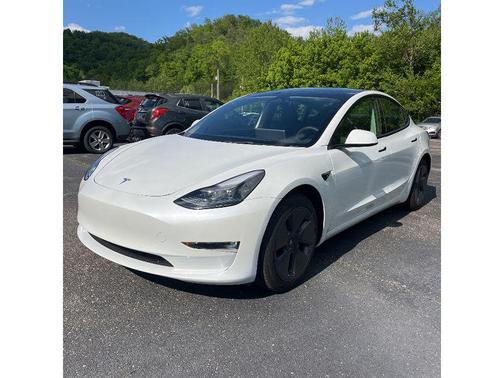 Pearl White Multi-Coat 2022 Tesla Model 3 Long Range