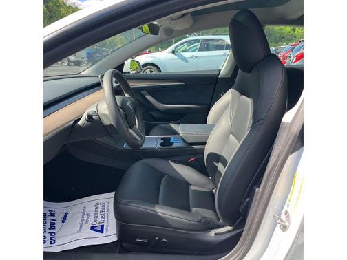 Pearl White Multi-Coat 2022 Tesla Model 3 Long Range