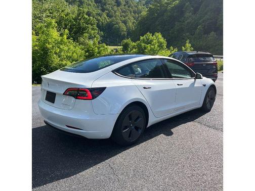 Pearl White Multi-Coat 2022 Tesla Model 3 Long Range