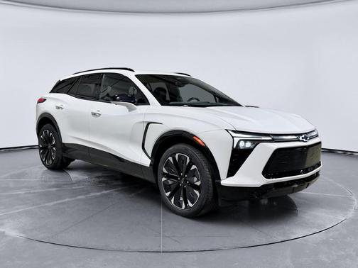 Summit White 2024 Chevrolet Blazer EV eAWD RS