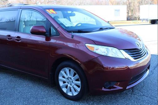 2014 Toyota Sienna LE